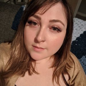 Meet your Posher, Hailey